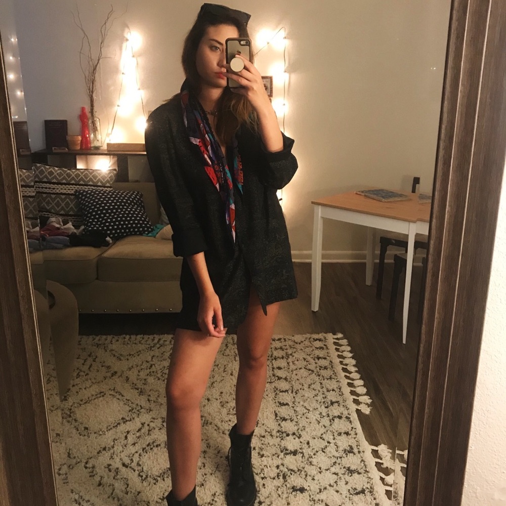 ❗️SOLD OFF APP❗️ ➡️ Vintage Oversized Blazer - Picture 3 of 6